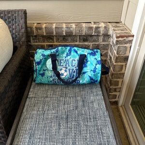 Girls duffle trace bag new